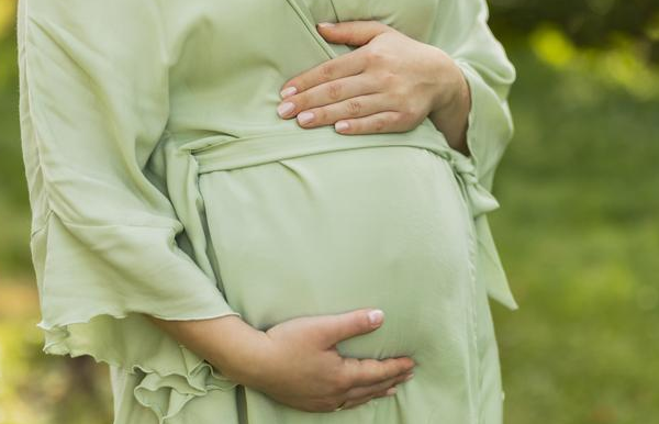 老一辈的人说备孕期间被别人梦见自己怀孕就会怀孕是真的吗？