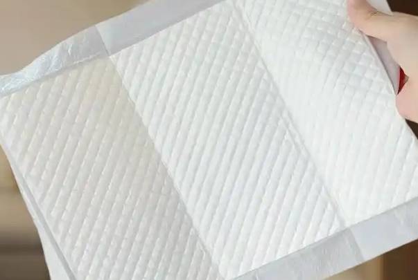半岁前使用一次性隔尿垫频率比较高
