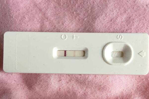 同房14天一深一浅验孕棒图片解析，怀孕几率多大瞧完便知