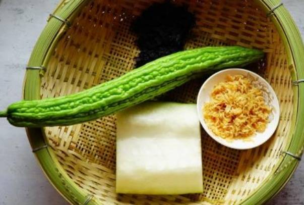 坐月子期间要少吃冬瓜和苦瓜